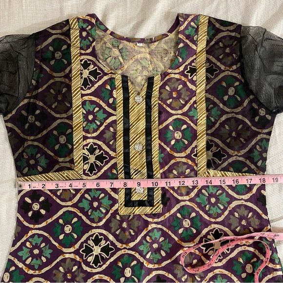 Indian Kurta Kurti Top for Women - gold details and mesh sleeves - Picture 4 of 5